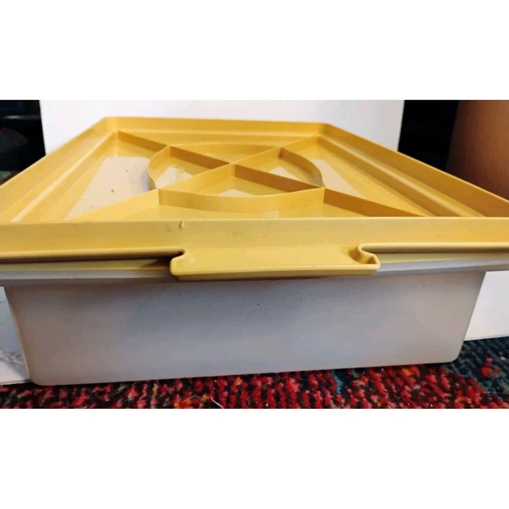 Vintage Tupperware Rectangular Sheet Cake Taker Carrier Harvest Gold 9x13 #622